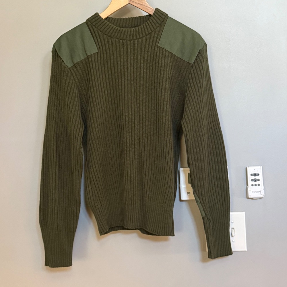 US Military Sweater Olive Green Ribbed Shoulder Patches Elbow Patches LRG‎ 44-46